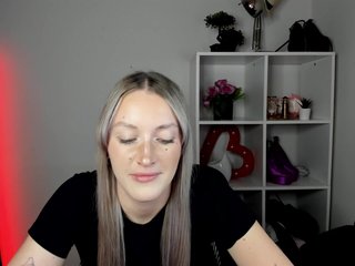 EvelynBlond26