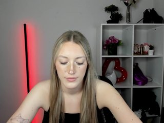 EvelynBlond26