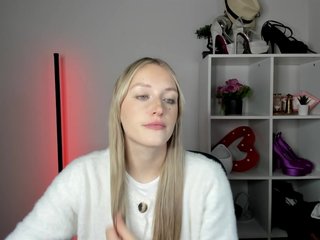 EvelynBlond26
