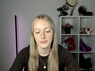 EvelynBlond26