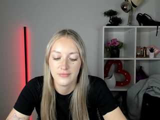 EvelynBlond26