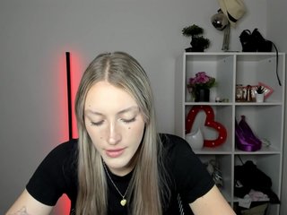 EvelynBlond26