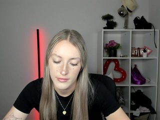 EvelynBlond26