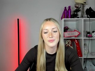 EvelynBlond26