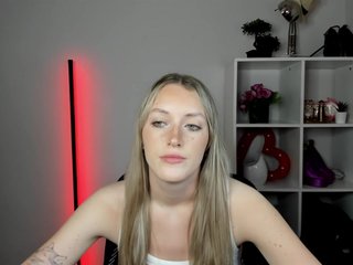 EvelynBlond26