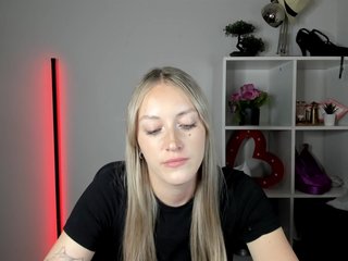EvelynBlond26