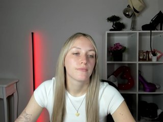 EvelynBlond26