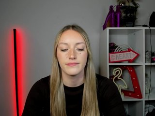 EvelynBlond26 Porn Show