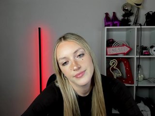 EvelynBlond26