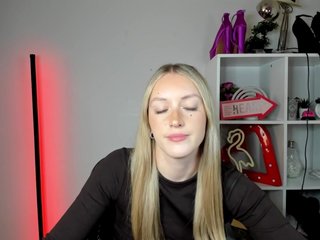 EvelynBlond26
