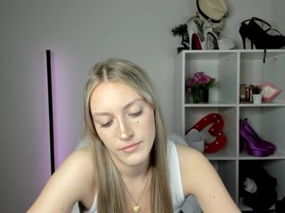EvelynBlond26