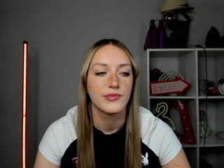 EvelynBlond26