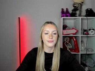 EvelynBlond26