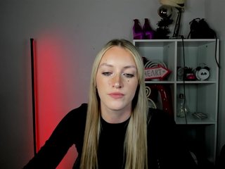 EvelynBlond26