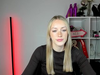 EvelynBlond26