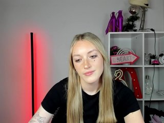 EvelynBlond26