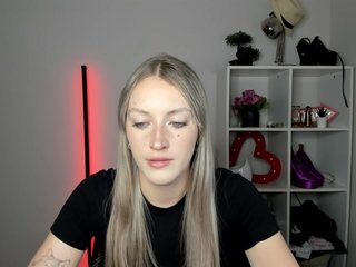 EvelynBlond26