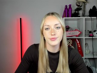 EvelynBlond26