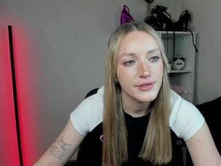EvelynBlond26