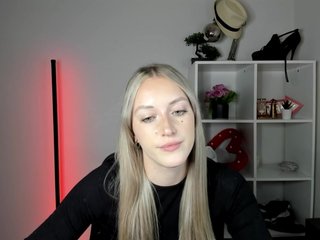 EvelynBlond26