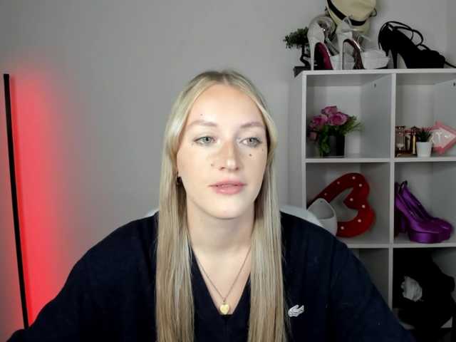 EvelynBlond26