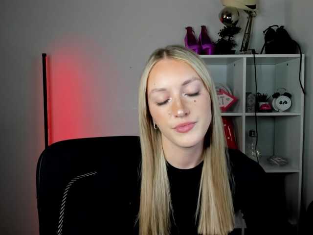 EvelynBlond
