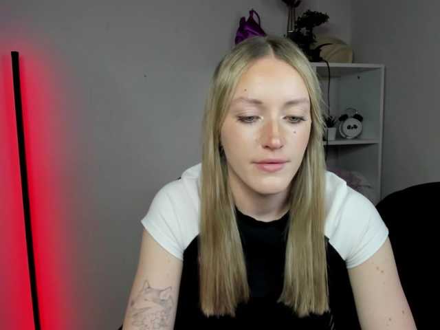 EvelynBlond26