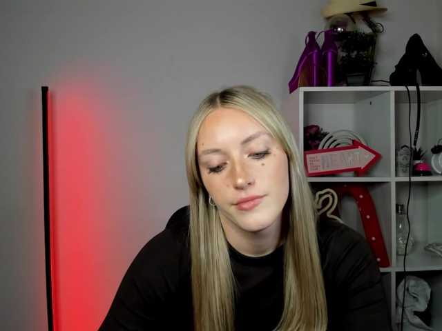 EvelynBlond