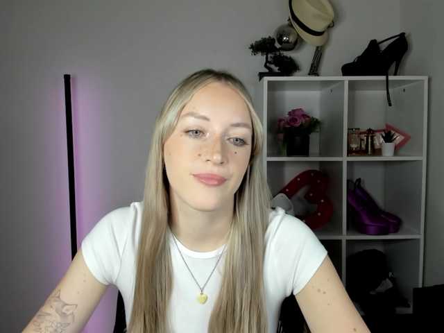EvelynBlond26