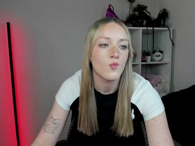 EvelynBlond26