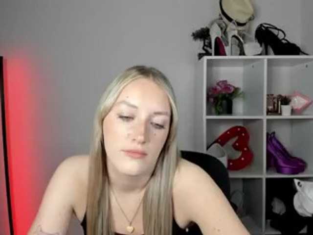 EvelynBlond26