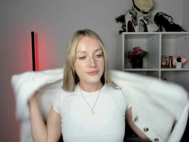 EvelynBlond26