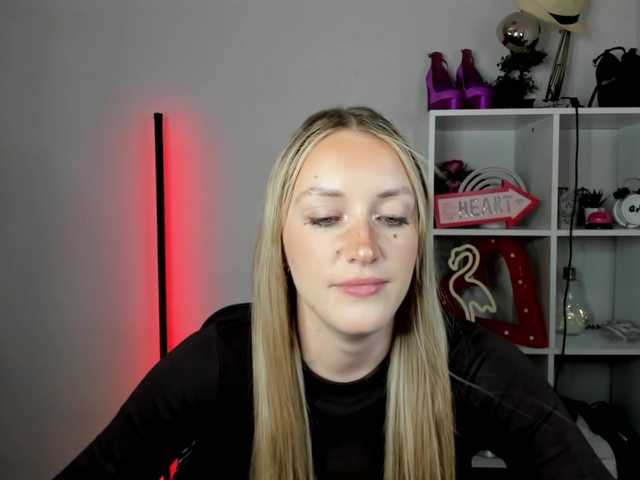 EvelynBlond26