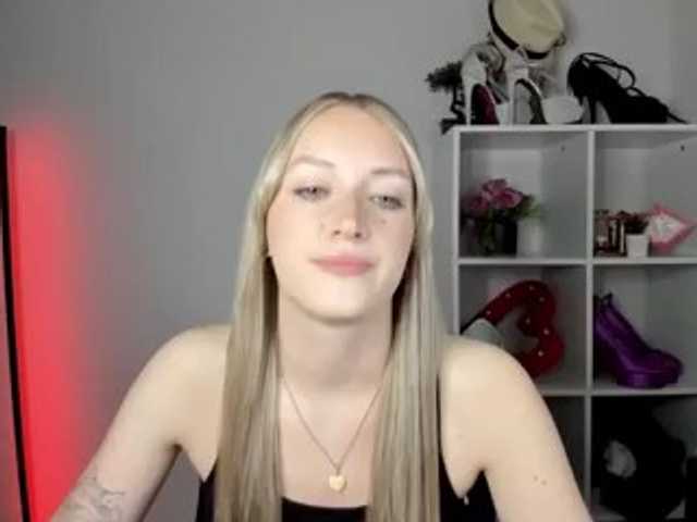 EvelynBlond26