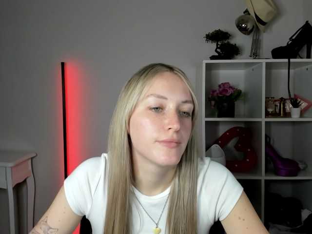 EvelynBlond26