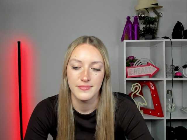EvelynBlond26