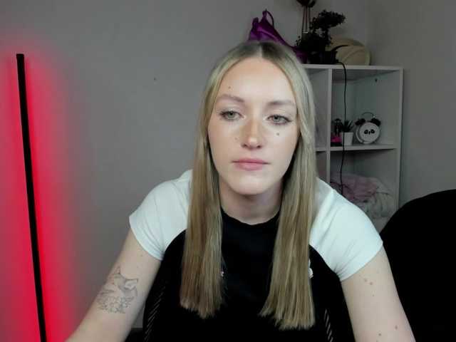 EvelynBlond26