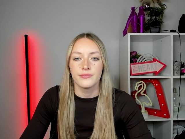 EvelynBlond26