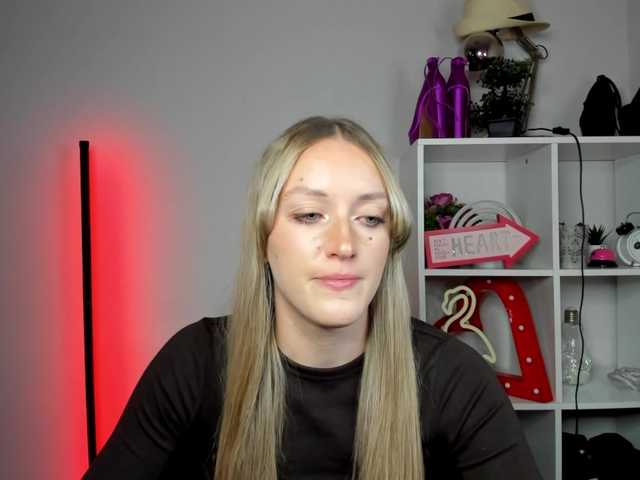 EvelynBlond26