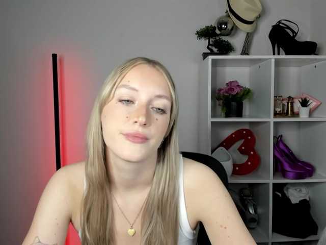 EvelynBlond26