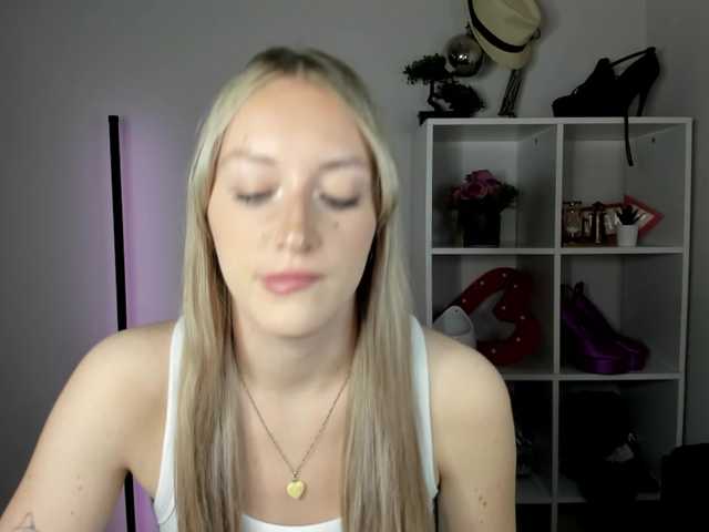 EvelynBlond26