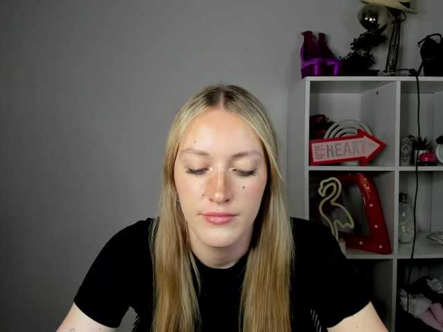 EvelynBlond26
