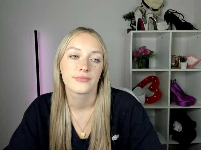 EvelynBlond26