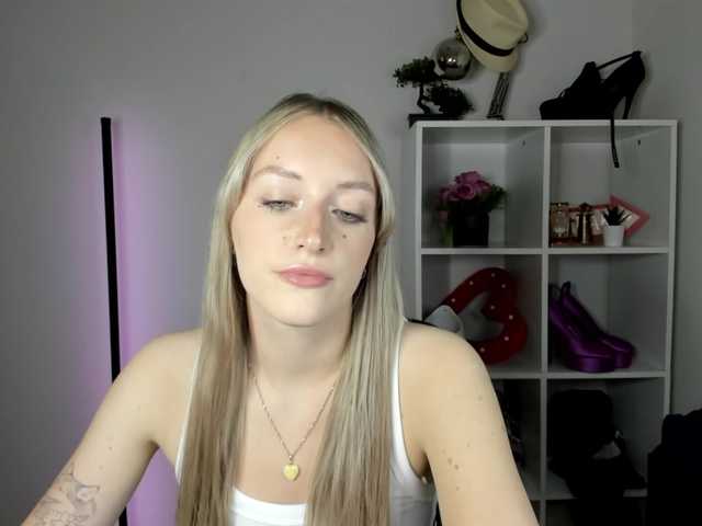 EvelynBlond26
