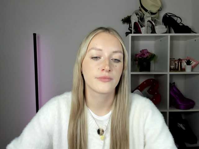 EvelynBlond26