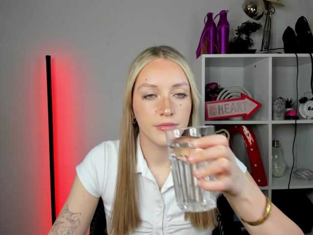 EvelynBlond