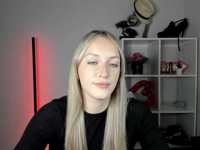 EvelynBlond26