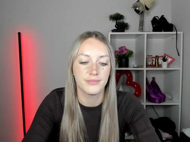EvelynBlond26