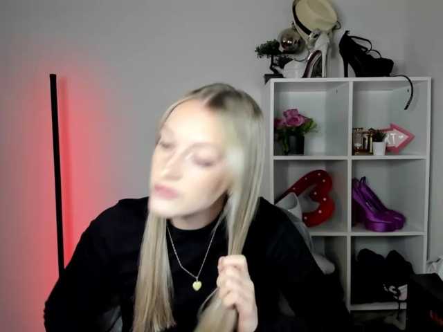 EvelynBlond