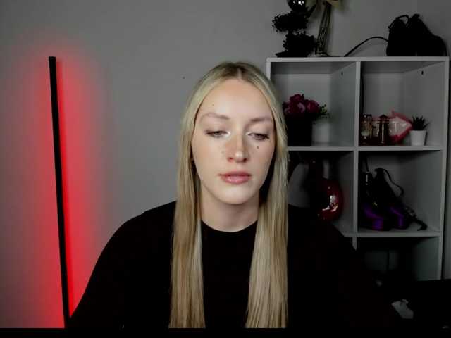 EvelynBlond26